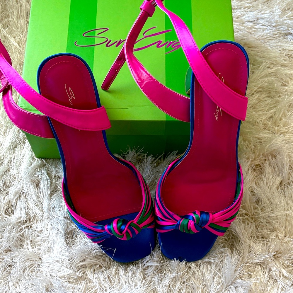 Sun Gurg Fuchsia and Navy platforms, open toe chunky heels Sz 10